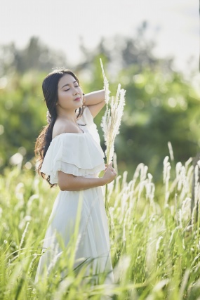 春日小清新美女写真图片